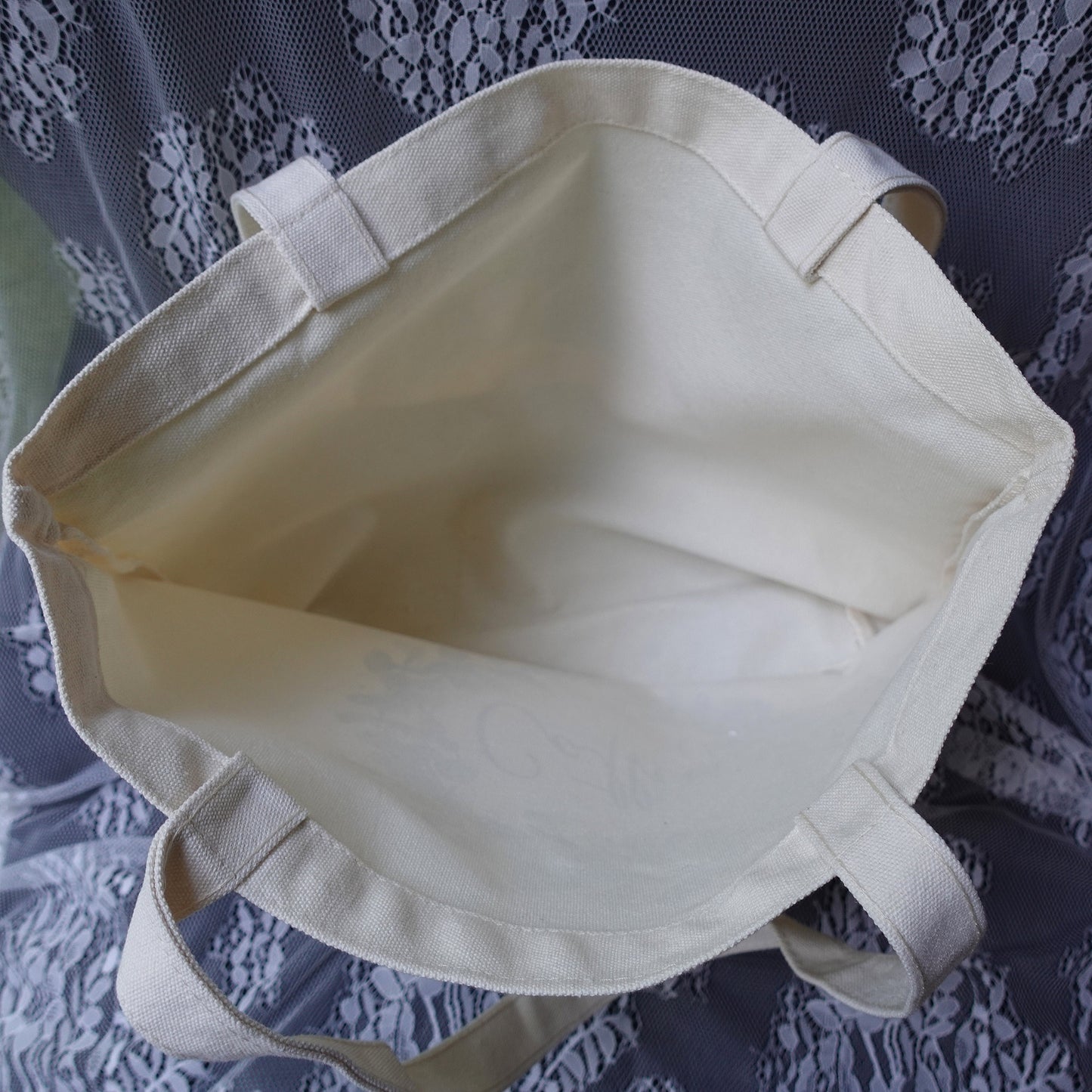 Plain canvas tote bag with base