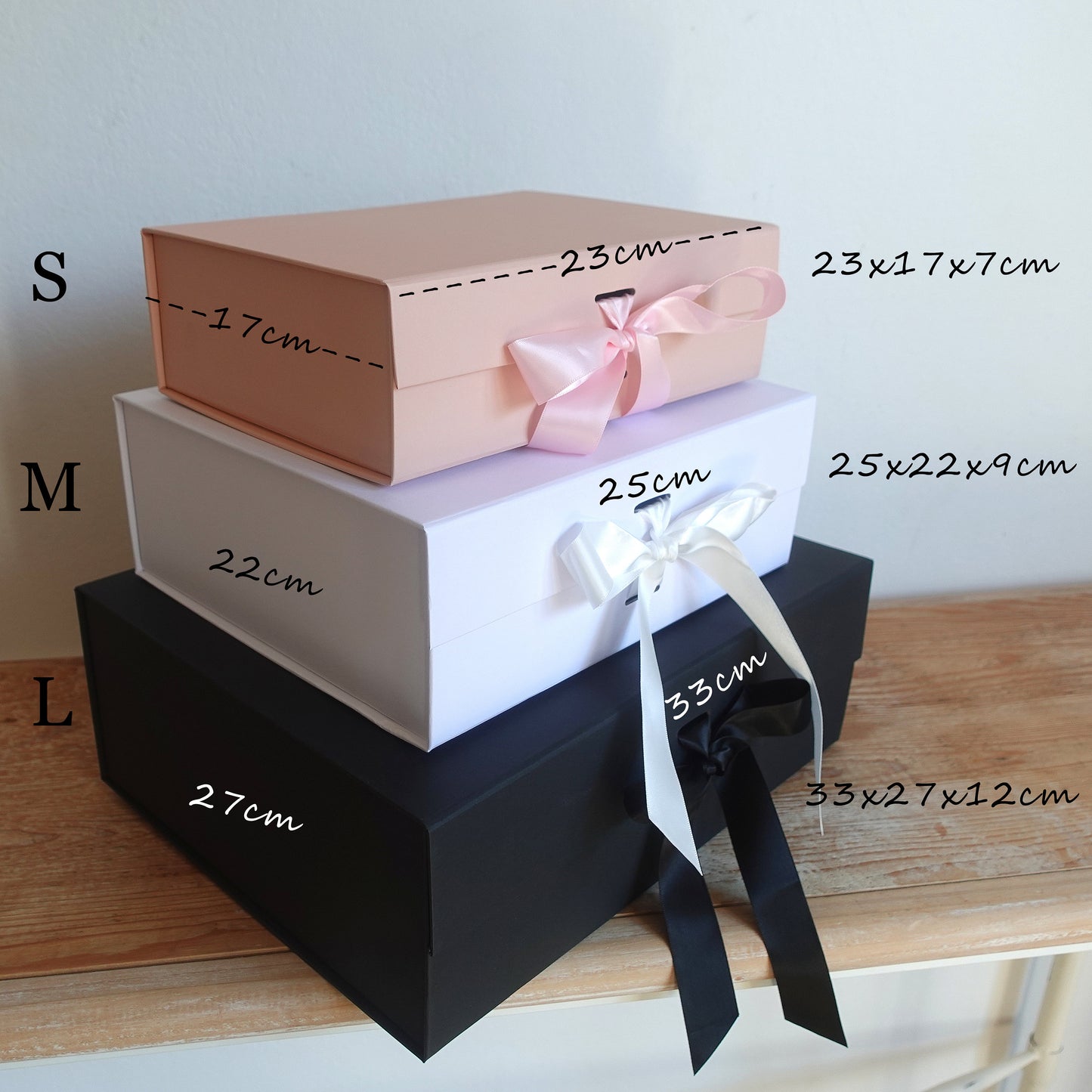 MAGNETIC Luxury Personalised Gift Box with Ribbon
